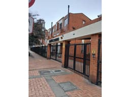 VENDO CASA EN QUINTA PAREDES