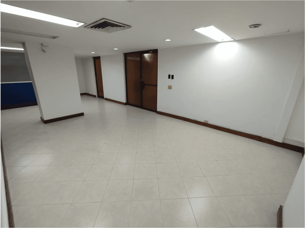 LOCAL EN ARRIENDO POBLADO — foto 1