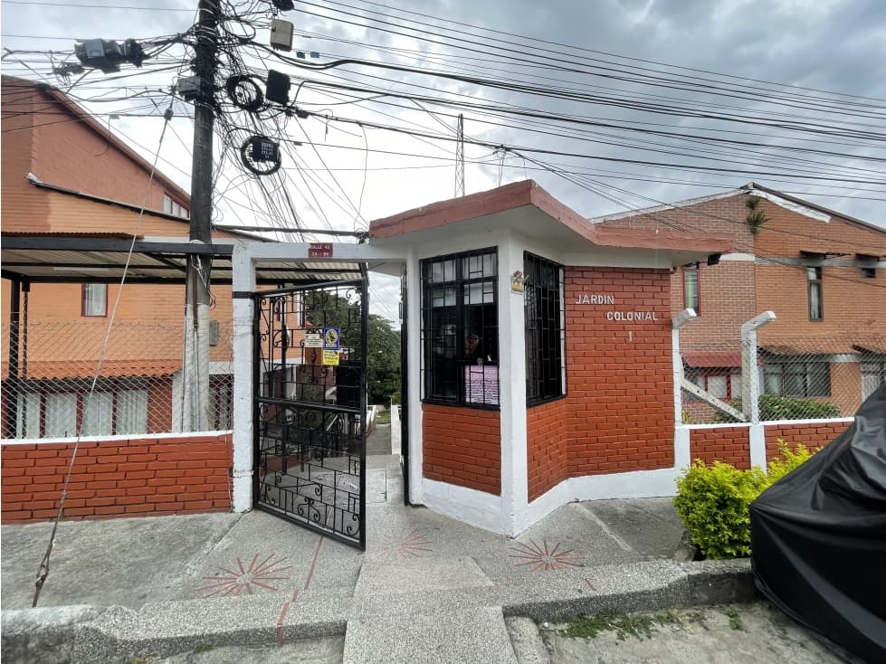 Casa jardín colonial 1 — foto 1