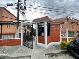 Casa jardín colonial 1