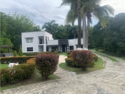 Venta Finca Santafé de Antioquia 2 plantas C7142864