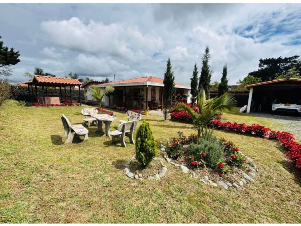 COD: 4028 -- Casalotes En Venta - Santa Elena, Medellín — foto 1