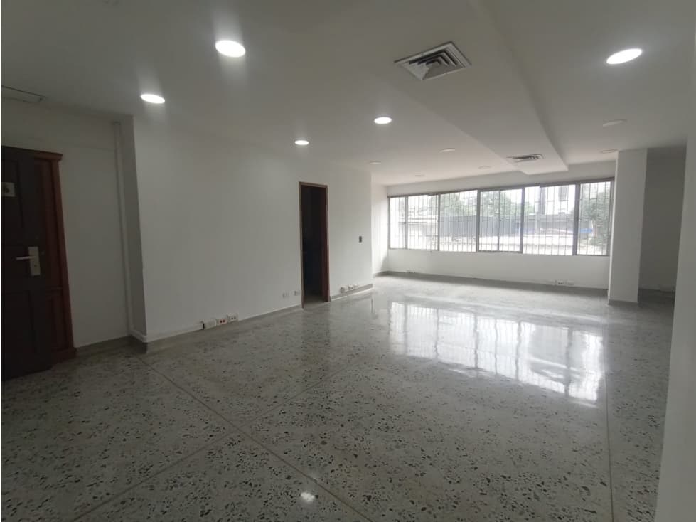 COD: 3985 -- Oficina En Arriendo - El Poblado, Medellín — foto 2