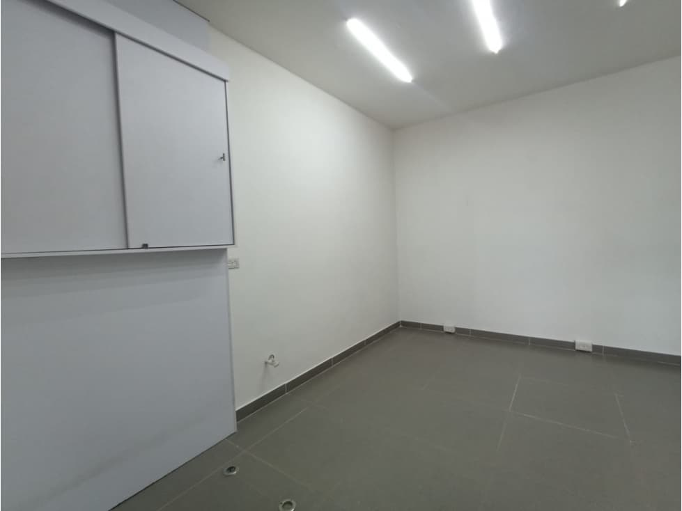 COD: 4166 -- Local - Primavera, Envigado — foto 2
