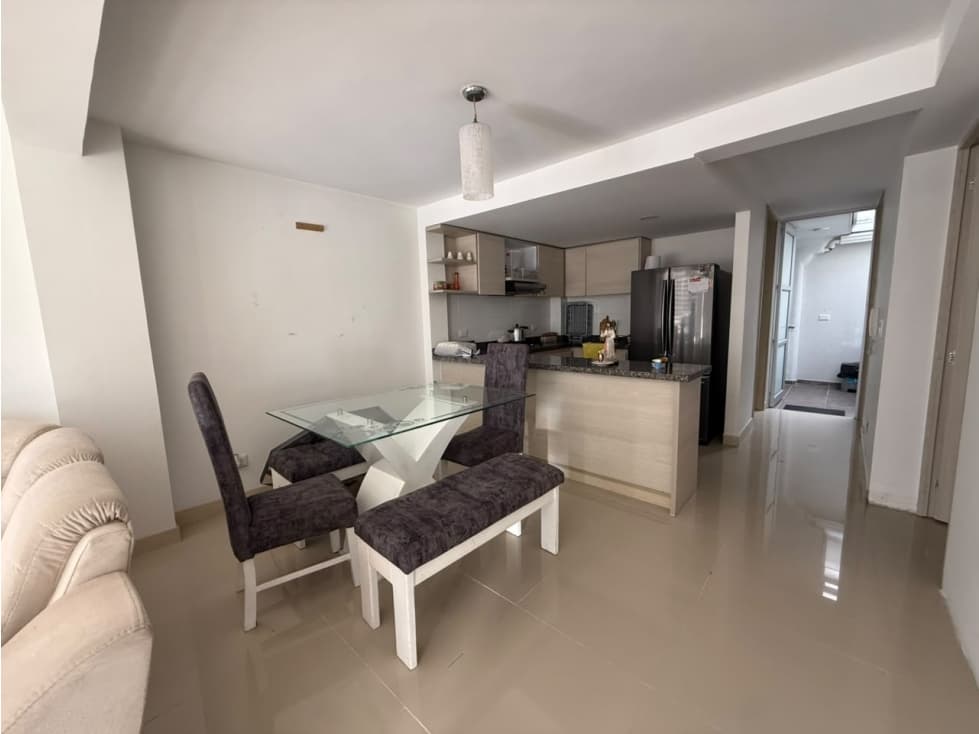 CASA DÚPLEX SEGURA Y EN EXCELENTES CONDICIONES — foto 3