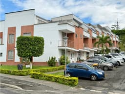 HERMOSA Y AMPLIA CASA EN LA AV. SUR - PEREIRA