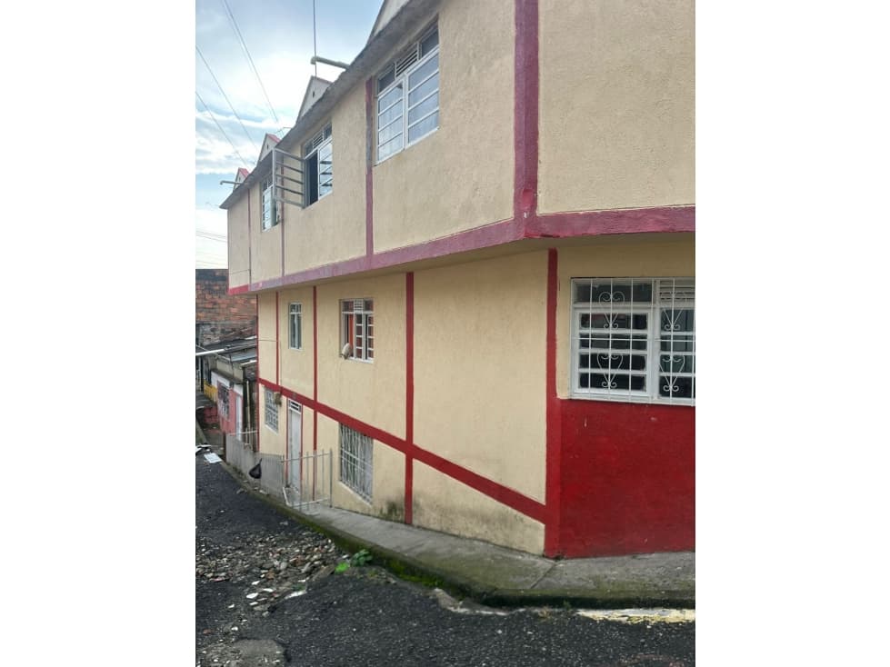 CASA EN VENTA DOSQUEBRADAS CENTRAL DE VERSALLES — foto 4