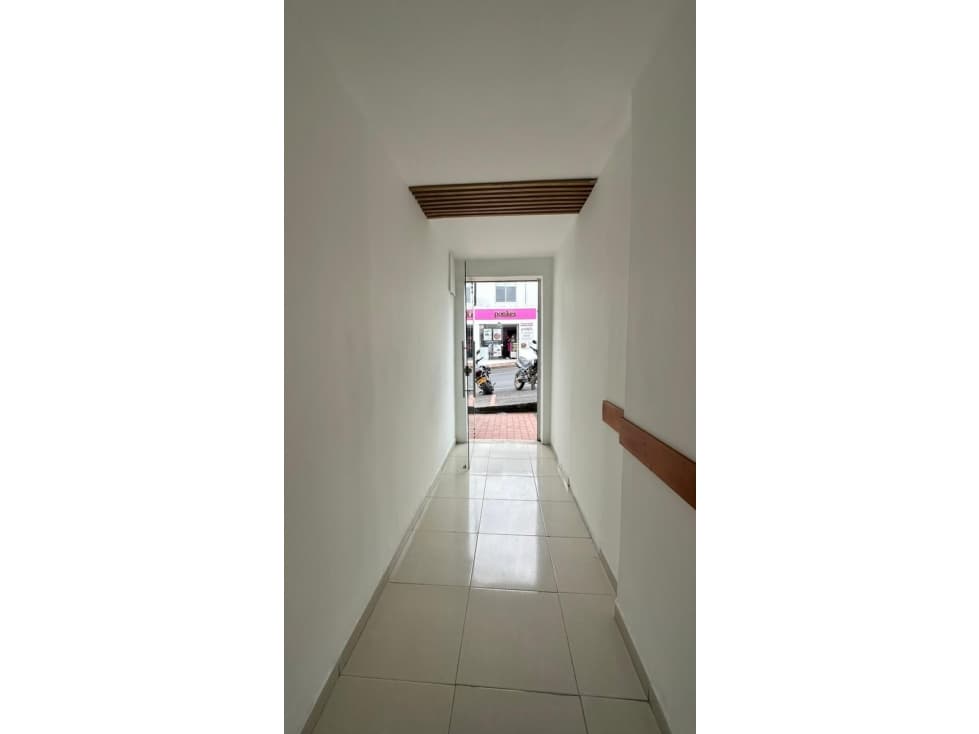SE RENTA CASA COMERCIAL — foto 1