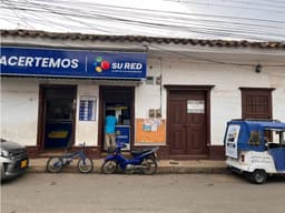 CASA COMERCIAL EN EL CENTRO DE CALOTO - 112