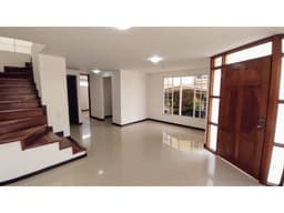 VENTA DE CASA AL NORTE AL NORTE DE ARMENIA