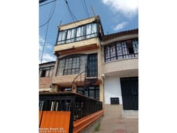 VENTA DE CASA CON 3 RENTAS BARRIO LA ARBOLEDA ARMENIA