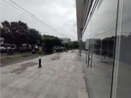 ARRIENDO LOCALES EN CENTRO EMPRESARIAL EN ENVIGADO