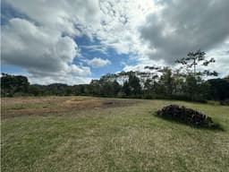 SE VENDE LOTE CAMPESTRE EN UNIDAD CERRADA, LOMA DEL ESCOBERO,ENVIGADO.