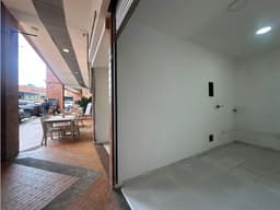 SE ARRIENDA LOCAL COMERCIAL EN EL ALTO DE LAS PALMAS.