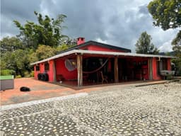 casa campestre en distrito equino Rionegro