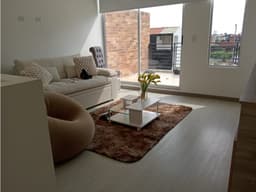 SE VENDE CASA EN MONTEBELLO COTA