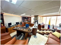 SE ARRIENDA OFICINA EN EL EDIFICIO CENTRO EJECUTIVO, SANTA MARTA F.V