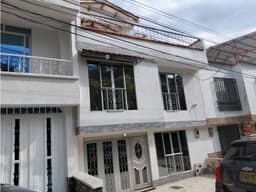 VENTA CASA AMPLIA EN CORALES PEREIRA