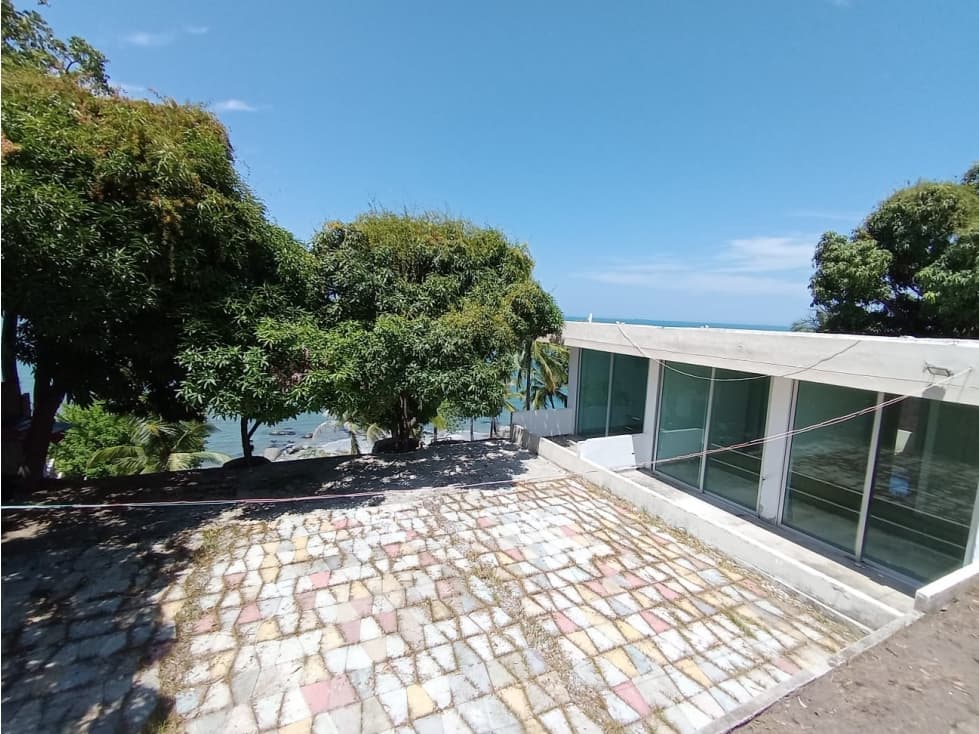 VENTA LOTE 1RA LÍNEA DE PLAYA CON DOS APTOS DECAMERÓN STA MTA - J.V — foto 1