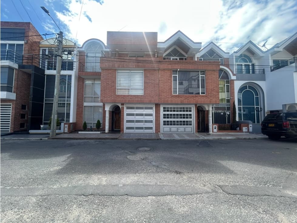 HERMOSA CASA EN VENTA CERCA A UNICENTRO TUNJA — foto 1