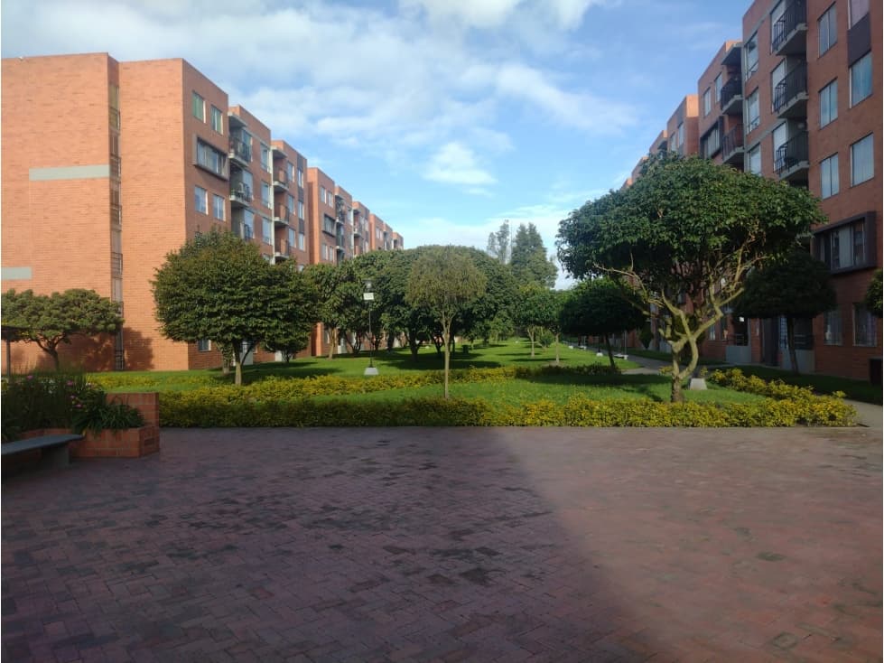 VENDO APARTAMENTO MADRID CONJUNTO TARENTO, — foto 2