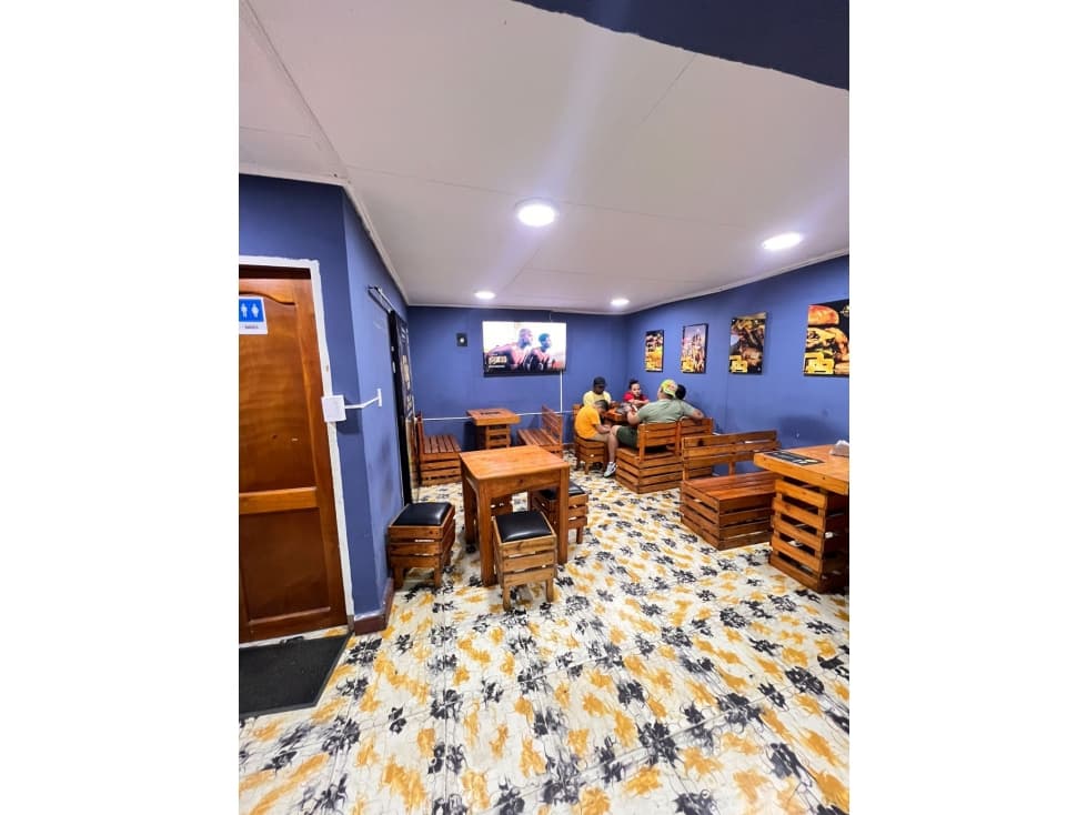 VENTA CASA ESQUINERA EN LOS ALPES — foto 3
