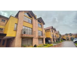 HERMOSA CASA EN VENTA O ARRIENDO EN CHIA