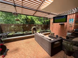 VENTA DE HERMOSA CASA EN ENVIGADO SECTOR LA ABADIA