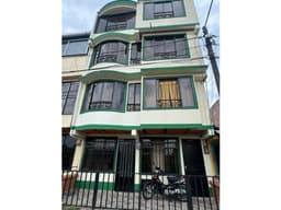 Casa con viviendas independientes para la venta en Cuba, Pereira