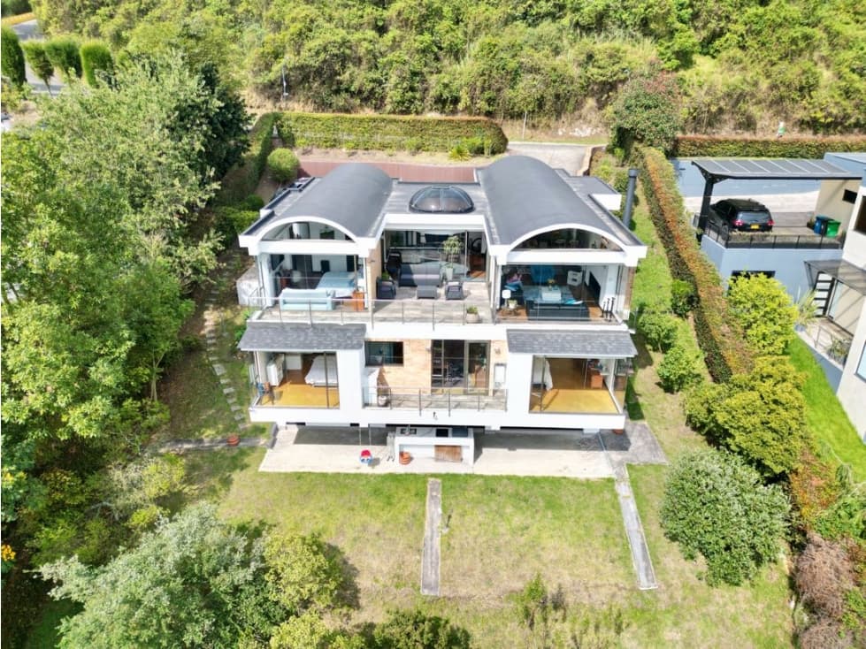 CASA CON VISTA DE LUJO EN APOSENTOS — foto 1