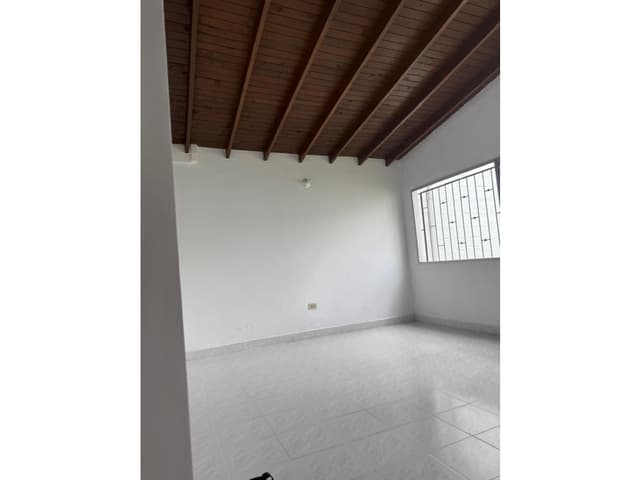 Venta de Casa/Lote cerca al Metro de la 80.