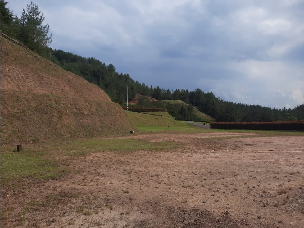 HERMOSO LOTE EL RETIRO CON BOSQUE NATIVO — foto 4
