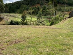 EN EXCLUSIVA PARCELACION LOTE  EL RETIRO VIA DON DIEGO LLANOGRANDE