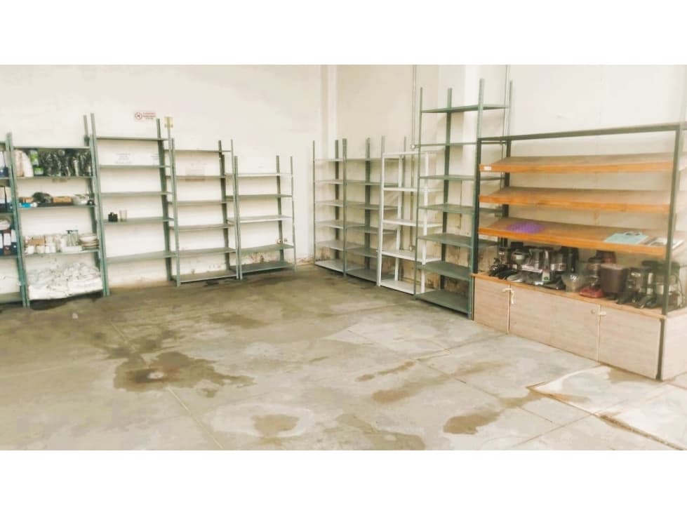 EL POLO BODEGA EN VENTA BOGOTA 256M2 — foto 3