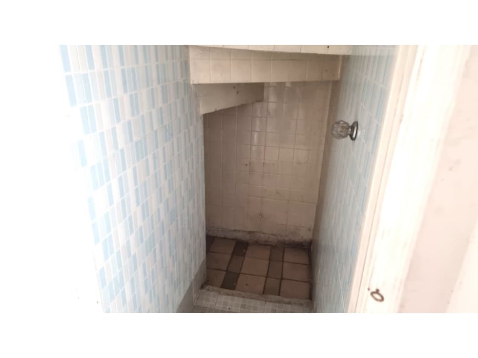 AV BOYACA CASA COMERCIAL EN VENTA O ARRIENDO 250M2 — foto 4