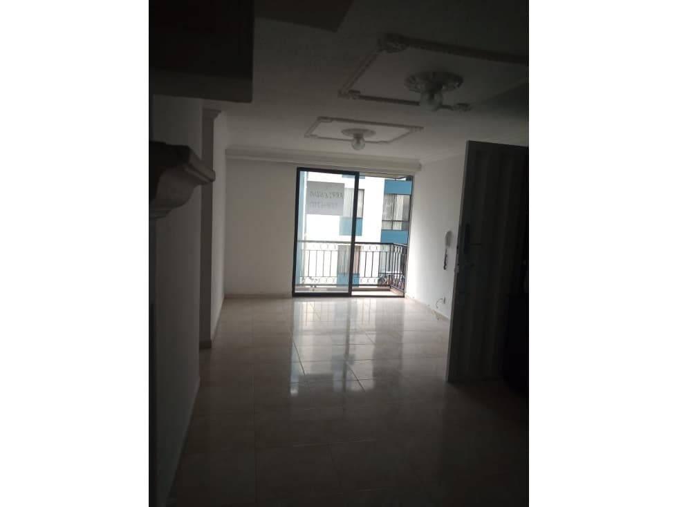 APARTAMENTO DE 3 HABITACIONES PARA LA VENTA — foto 2
