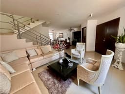 SE VENDE EXCLUSIVA Y AMPLIA CASA EN CONJUNTO EN VILLA SANTOS