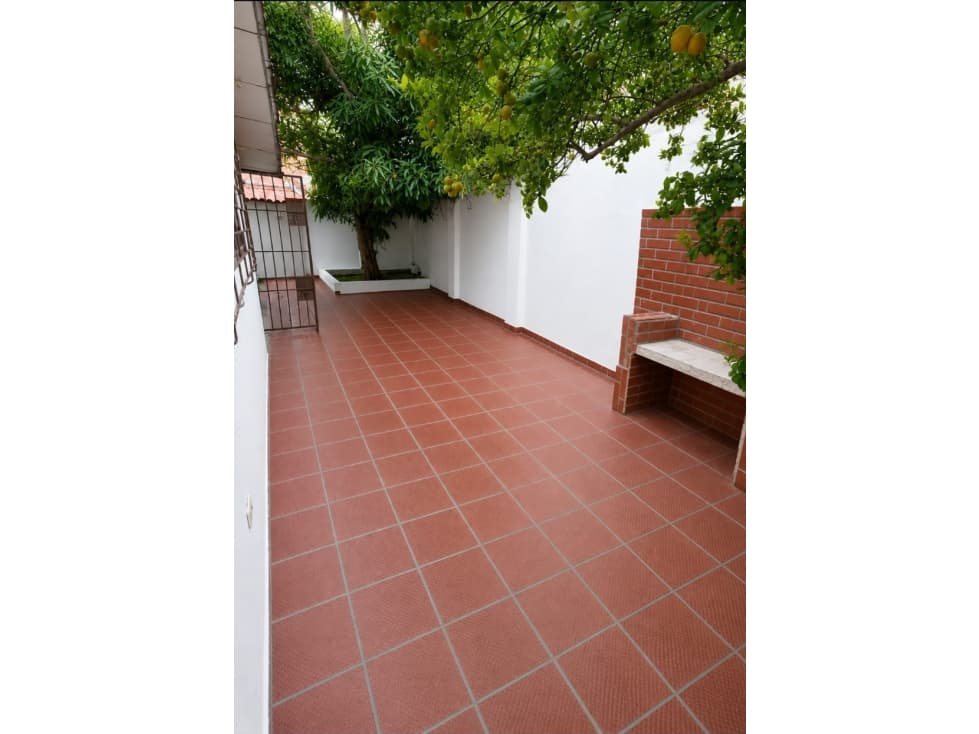 SE VENDE CASA INDEPENDIENTE EN LOS ALPES — foto 1