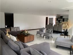 IMPRESIONANTE APARTAMENTO DE LUJO REMODELADO VISITACION