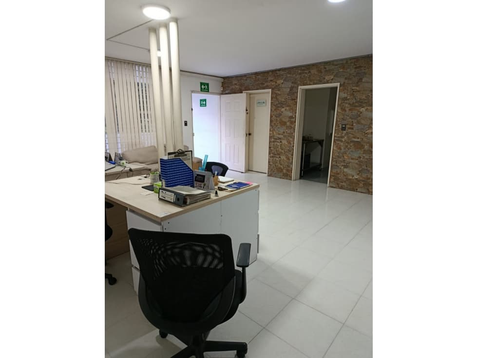 CASA EMPRESARIAL EN VENTA CALAZANS 250 MT2 TIENE MALACATE — foto 3