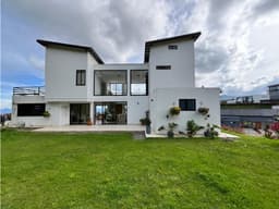 SE VENDE HERMOSA CASA CAMPESTRE EN LA LOMA DEL ESCOBERO - ENVIAGDO