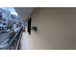 CASA 2 PISO CON TERRAZA EN VENTA ITAGUI PLAYA RICA EN EIDFICIO PH