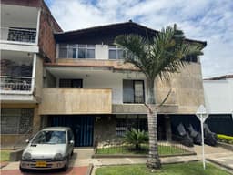 CASA COMERCIAL EN ALQUILER SEGUNDO PISO EN LOS COLORES