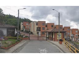 Casa 3 alcobas Conjunto Cerrado Los Rosales Manizales