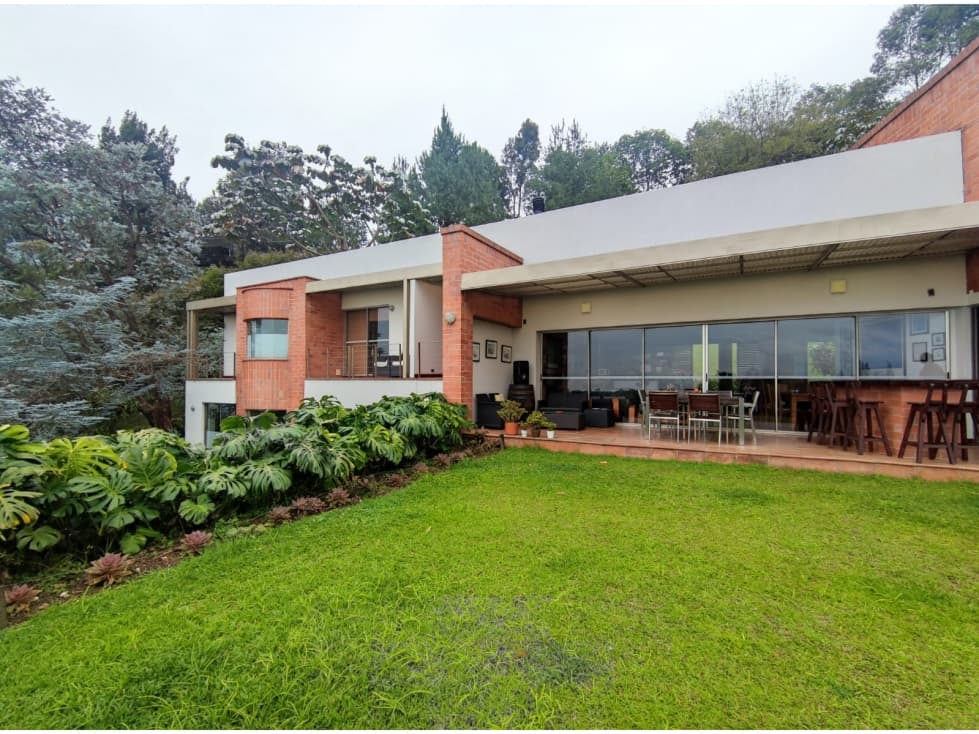 Casa en venta en Envigado sector Las Palmas — foto 1