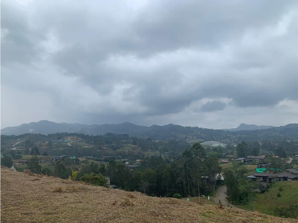 Lote con PRECIO DE OPORTUNIDAD en El Retiro — foto 1