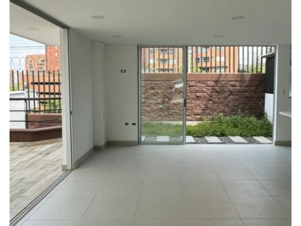 Casa en venta en Envigado sector El Esmeraldal — foto 2