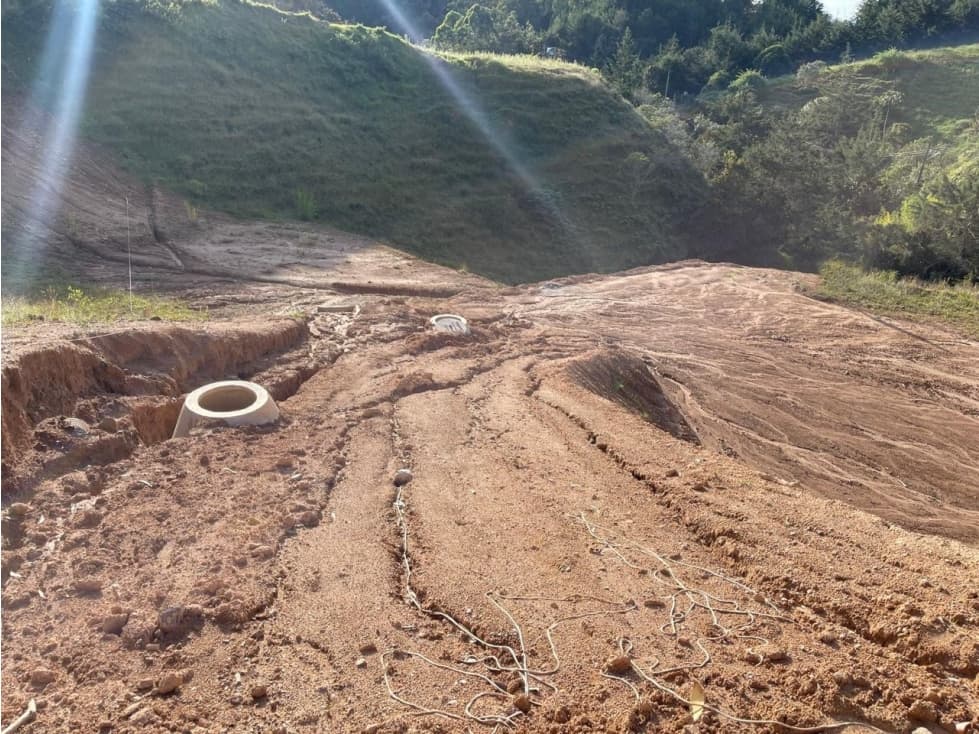 Lote en venta con dos explanadas, sector Pantanillo El Retiro — foto 3