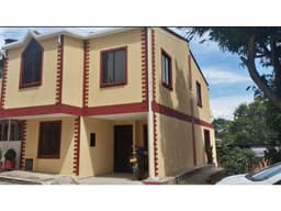 HERMOSA CASA EN VENTA UBICADA EN LA CAMPIÑA GIRON