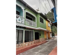 CASA EN VENTA ARATOCA
